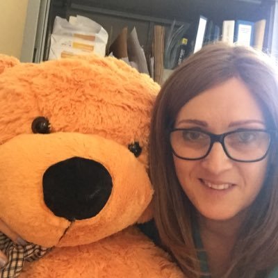 Profile Picture of Angela Leary (@leary_jane) on Twitter