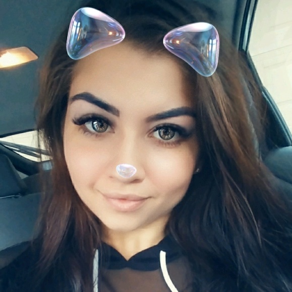 Profile Picture of Nadia Galenko (@ngalenko) on Poshmark
