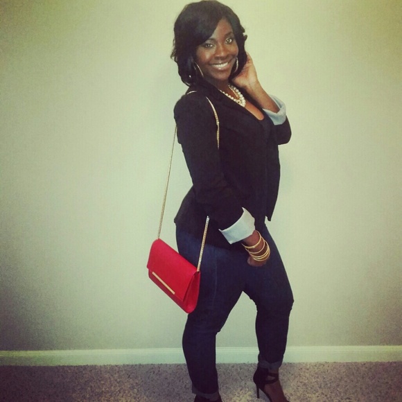 Profile Picture of Jelisareed1920@gmail.com Jelisareed1920@gmail.com (@jreed1920) on Poshmark