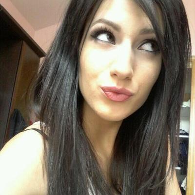 Profile Picture of Courtney Hahn (@Anxietyloveyou) on Twitter
