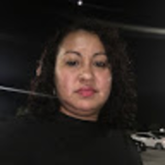 Profile Picture of Geraldine Herrera (@geraldineherrer) on Poshmark