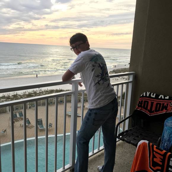 Profile Picture of David Cox (@davidcoxjr24) on Poshmark