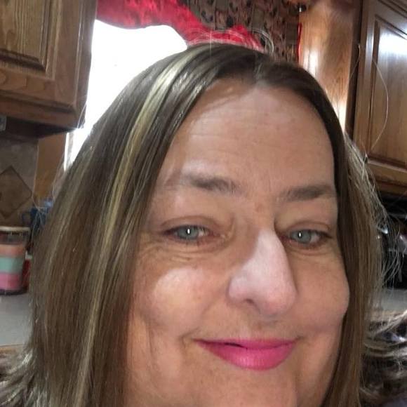 Profile Picture of Karen Eldridge (@kourtney2003) on Poshmark