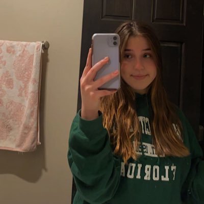 Profile Picture of Olivia 🦋 (@olivia_jurgovan) on Twitter
