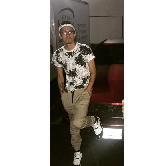 Profile Picture of Antonio Marone (@amarone11) on Poshmark