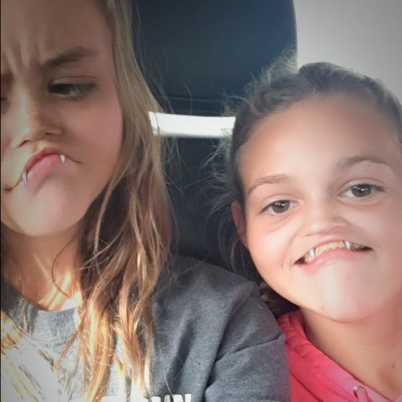 Profile Picture of Grace Farrar (@gracef11) on Poshmark