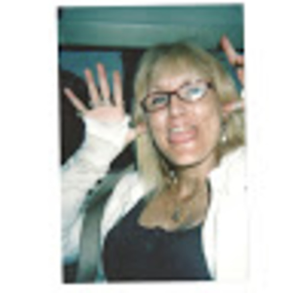 Profile Picture of Darlene Poncelet (@clawz77) on Poshmark