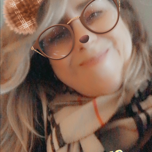 Profile Picture of Angela Salermo (@angesal5) on Poshmark