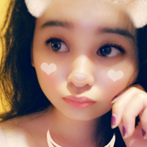 Profile Picture of Alexis Kawamura (@sincerely_lexi) on Poshmark