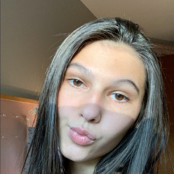 Profile Picture of Olivia Radebaugh (@oliviaradebaugh) on Poshmark