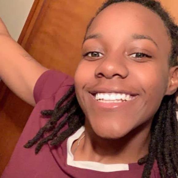 Profile Picture of Stitchy Stitch (@stitch0513) on Poshmark