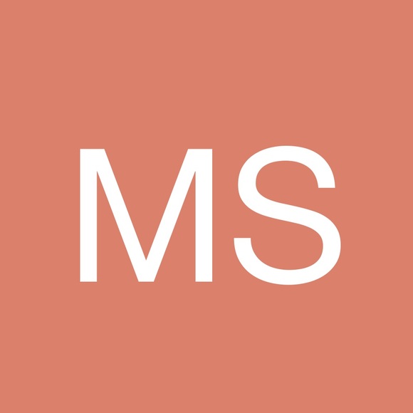 Profile Picture of Miranda Sharp (@mirandadoeshair) on Poshmark