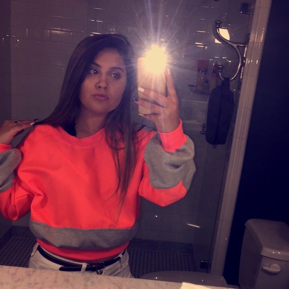 Profile Picture of Mary Napolitano (@mary_napolitano) on Poshmark