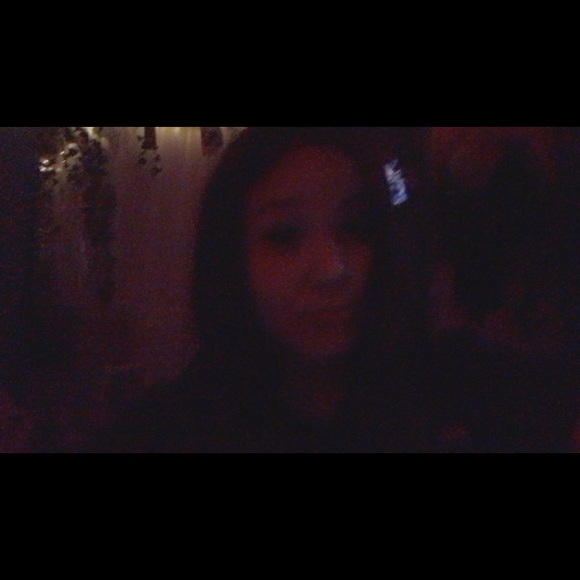 Profile Picture of Crystalynn Cooke (@crystalynncooke) on Poshmark