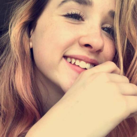 Profile Picture of Jenna Thibault (@jennalynne111) on Poshmark