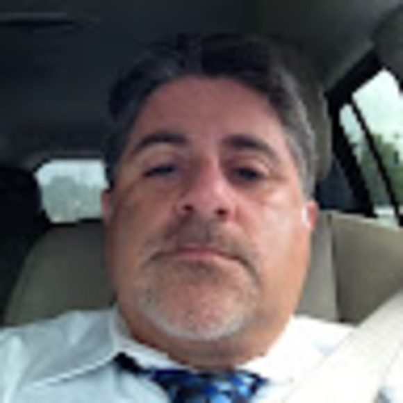 Profile Picture of Richard Carbone (@rwcarbone) on Poshmark