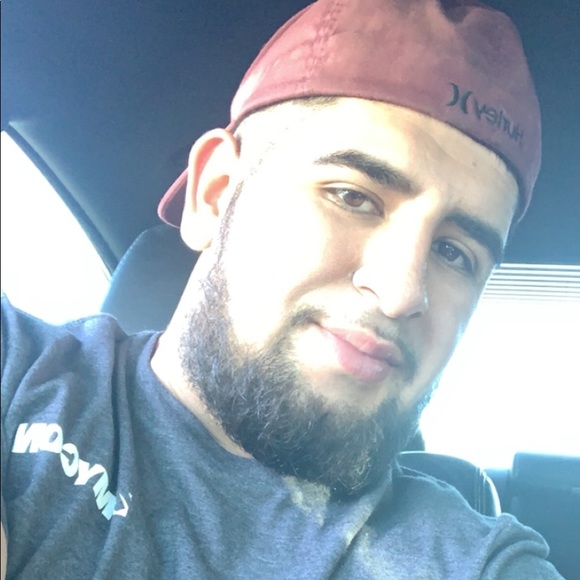 Profile Picture of Chris Garcia (@chris0102) on Poshmark
