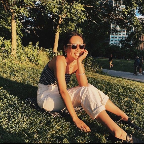 Profile Picture of Tong Yue (@tongyyy) on Poshmark