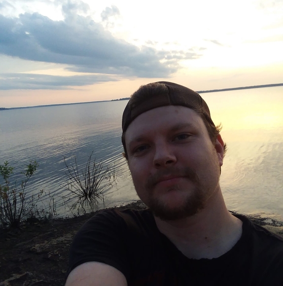 Profile Picture of Trenton Carnley (@big_trenton5) on Poshmark