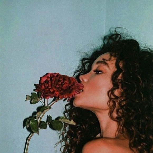 Profile Picture of Katherine Shovlin (@vxctorxous) on Poshmark