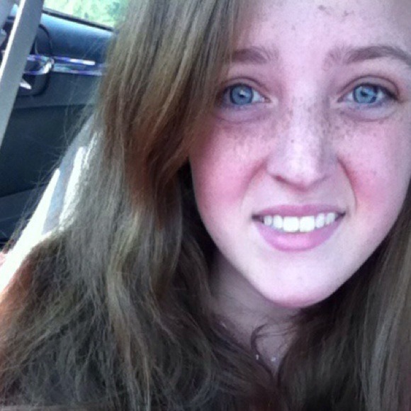 Profile Picture of Tabitha Hart (@tabithahart) on Poshmark