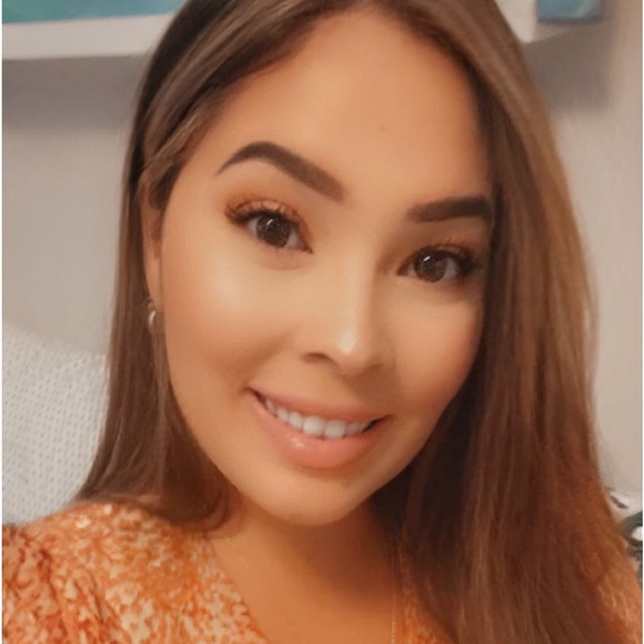 Juliana Riley - Poshmark Profile Picture of Juliana Riley (@juleslr) on Poshmark