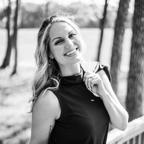Profile Picture of Paige Lucas (@paigeyyp) on Poshmark