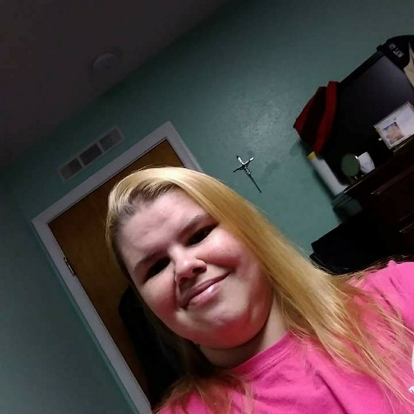 Monica Mcdavitt - Poshmark Profile Picture of Monica Mcdavitt (@hotvachick) on Poshmark