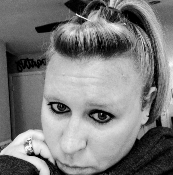 Profile Picture of Amber Hanson (@amber0620) on Poshmark