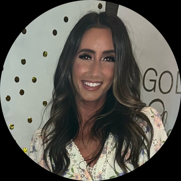 Profile Picture of Daniella Termini (@daniellatermini) on Poshmark