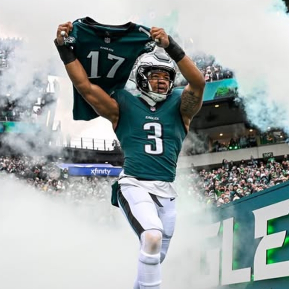 Profile Picture of Lawrence Jones (@franchise215886) on Poshmark