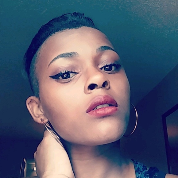 Profile Picture of Erica Curtis (@charrisse402) on Poshmark