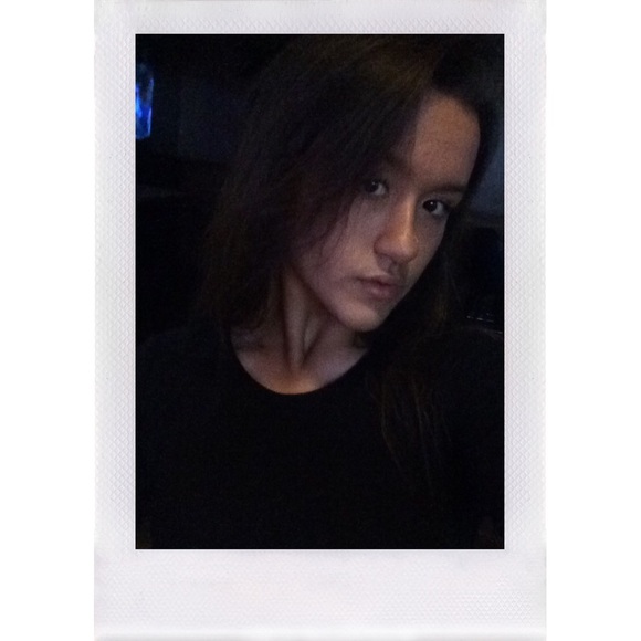 Profile Picture of Julianna Huante (@juliannahuante) on Poshmark