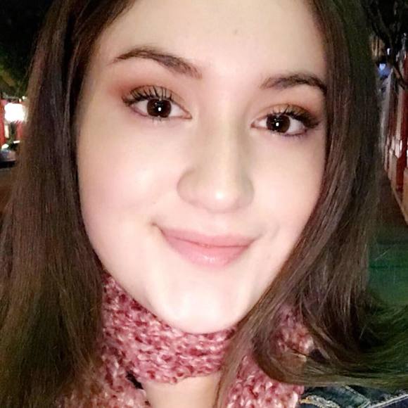 Profile Picture of Kelly Streiter (@hisnameisferdie) on Poshmark