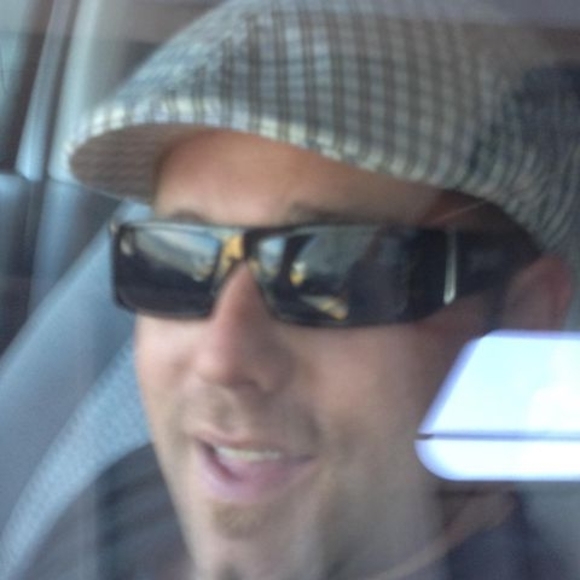 Profile Picture of Dustin Nodelman (@dustinnodelman) on Poshmark