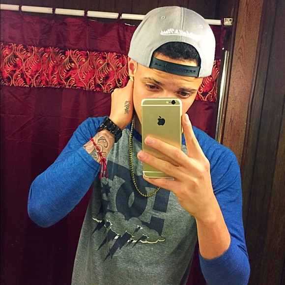 Profile Picture of David Jimenez (@spanishrubioo) on Poshmark