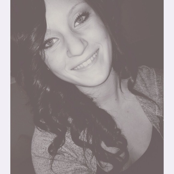 Profile Picture of Tamara Jupin (@tnm7810) on Poshmark