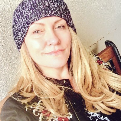 Profile Photo of Renee Lynn (@reneeRZ) on Twitter