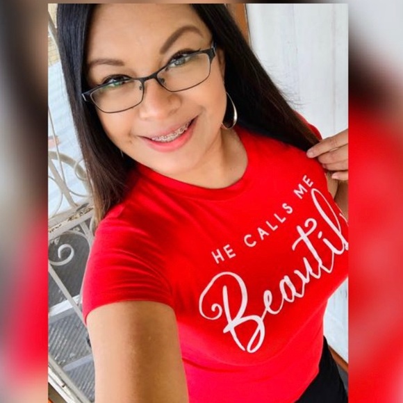 Profile Picture of Azami Echartea (@azamiechartea) on Poshmark