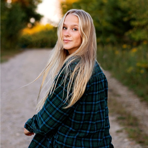 Profile Picture of Mikaela Hetchler (@barrelracer1400) on Poshmark