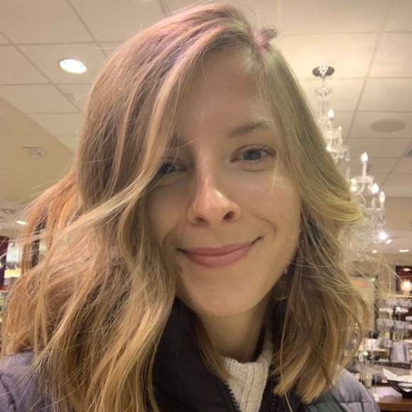 Profile Picture of Dana Roberts (@danamrob) on Poshmark