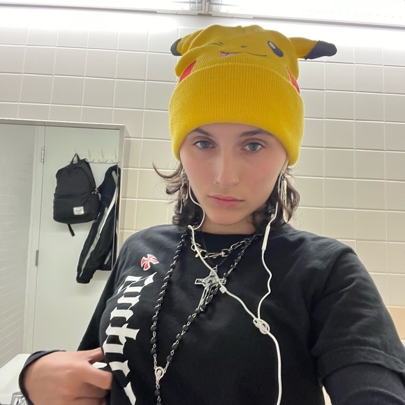 Profile Picture of Amelia Ball (@ameliaball821) on Poshmark