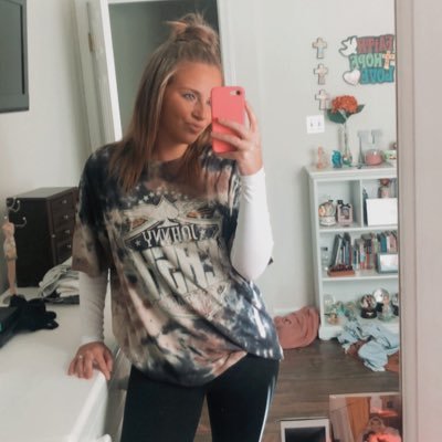 Profile Picture of Hannah Hathaway (@hannahhdaphne_) on Twitter