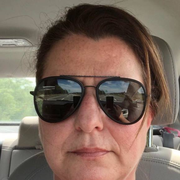 Profile Picture of Paula Alves-martins (@apmartins) on Poshmark