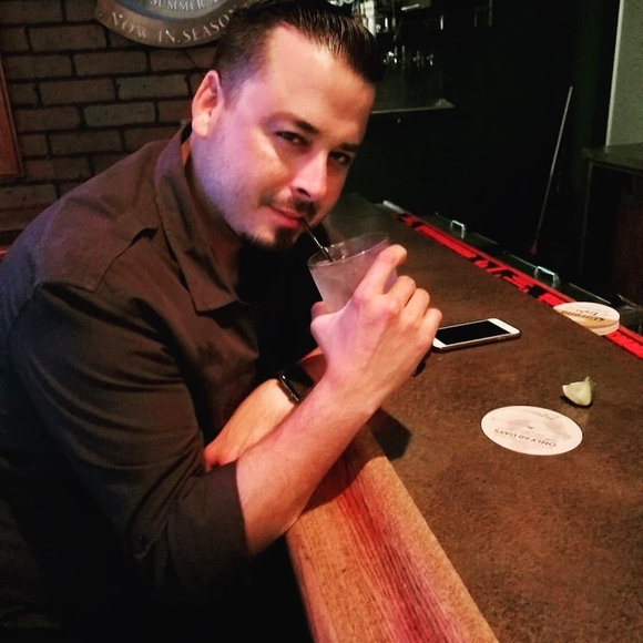 Matt Munoz - Poshmark Profile Picture of Matt Munoz (@express5150) on Poshmark