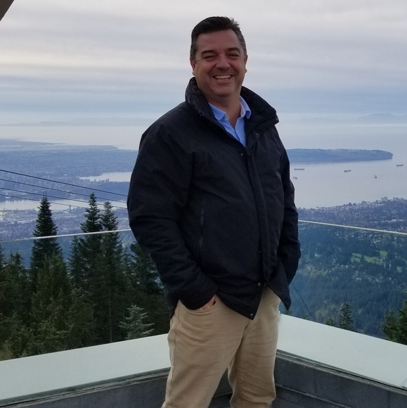 Profile Picture of Matthew Gray (@sunpig) on Poshmark