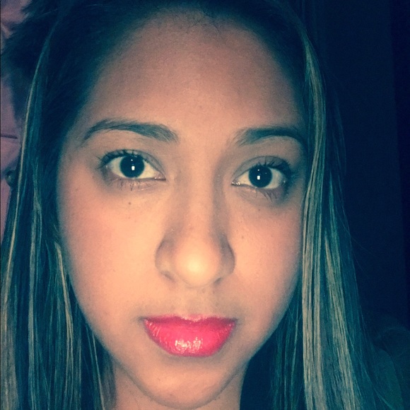 Profile Picture of Lidia Bernal (@lidia0826) on Poshmark