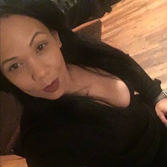 Profile Picture of Glenda Brodhurst (@glen4040) on Poshmark