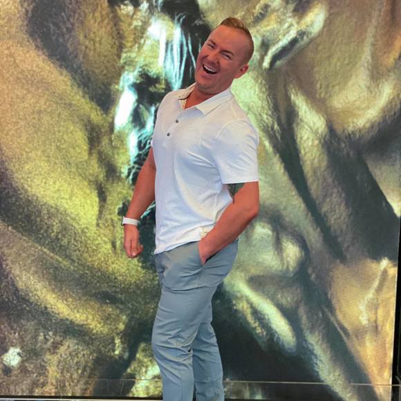 Profile Picture of Darren Dobey (@darrendobey) on Poshmark