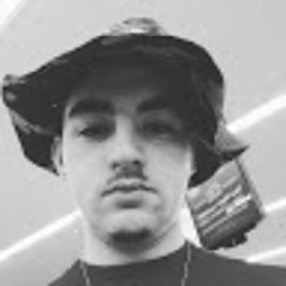 Profile Picture of Alexander Robertson (@maldonadoalex96) on Poshmark